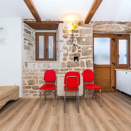 First Vestibul, Heart Of Apartmán Split