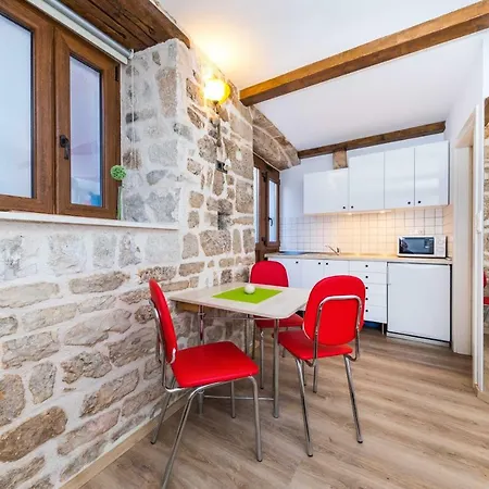 アパート First Vestibul スプリト