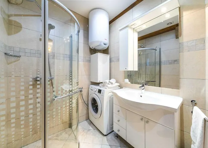 First Vestibul Apartment