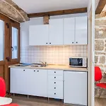 Apartment First Vestibul, Heart Of *