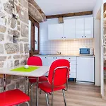 Apartment First Vestibul, Heart Of